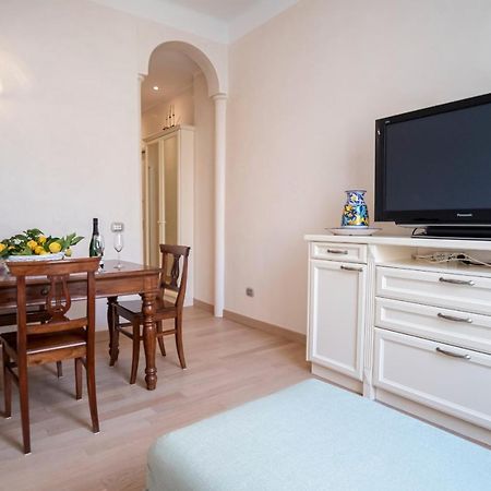 Noliday Suite Riviera Luxury Sea Flat Exteriér fotografie